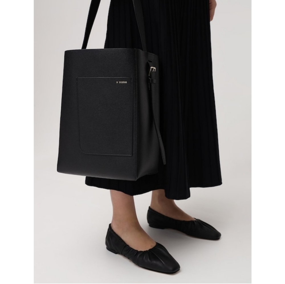 Valextra Bucket Tote Bag Medium